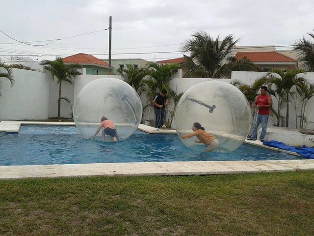 ESFERAS ACUATICAS CON ALBERCA